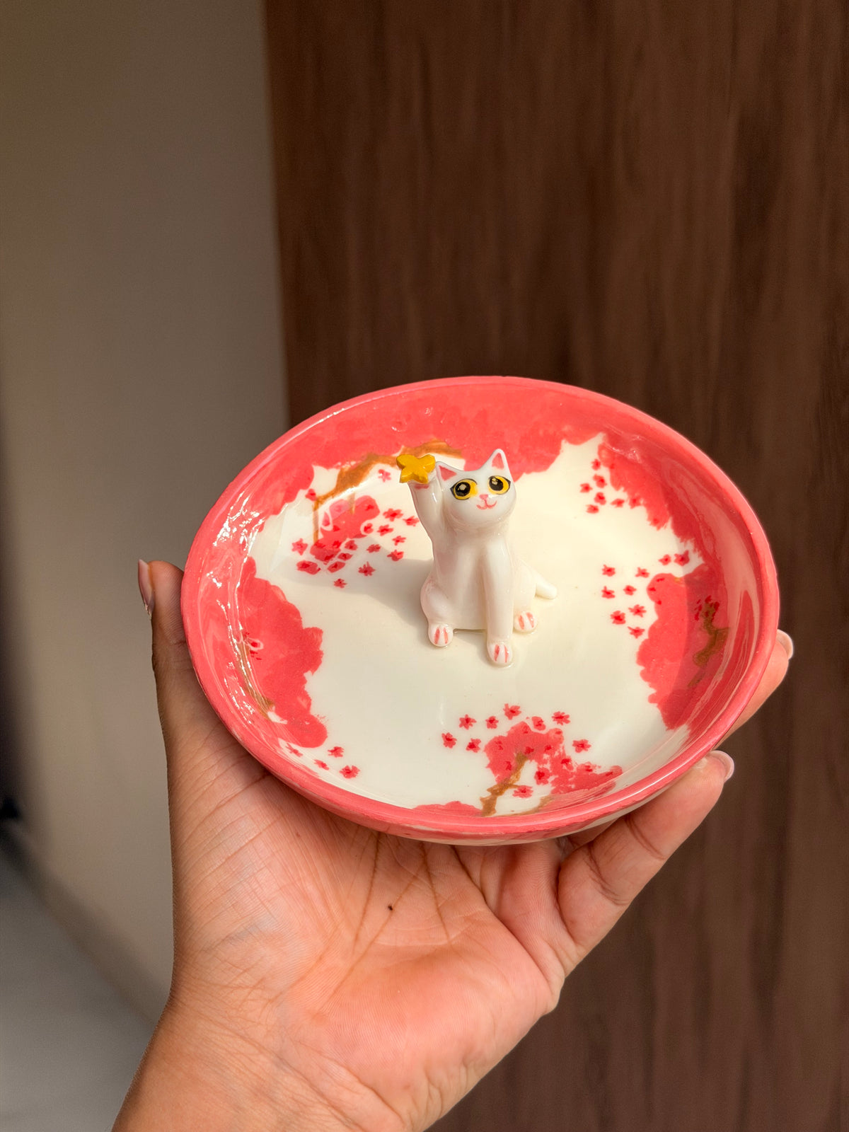 White cat sakura tray