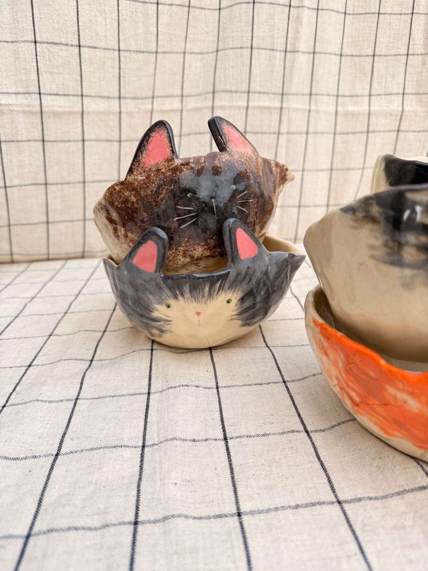 Grey cat matcha pourer + whisk holder