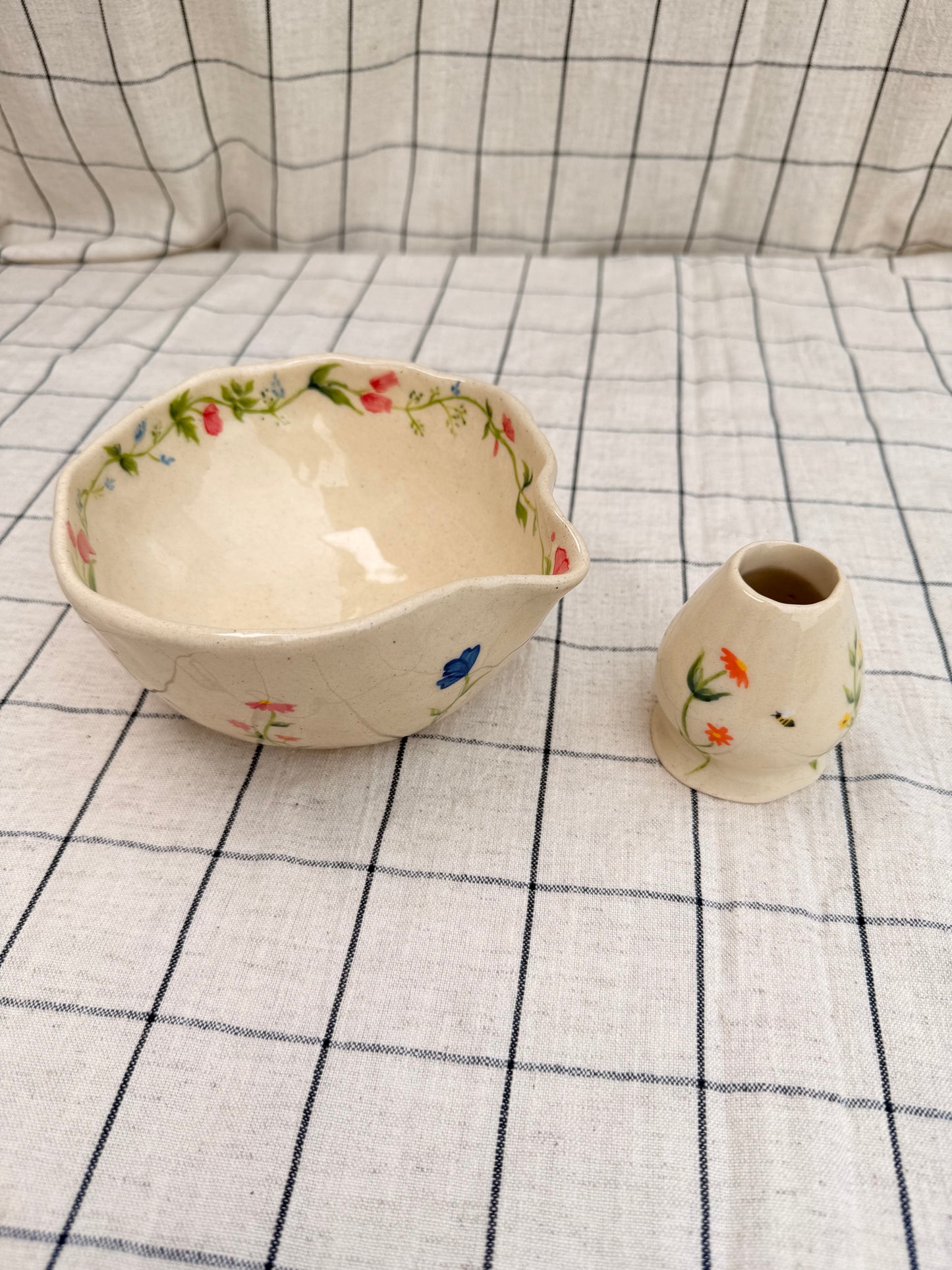 Floral matcha pourer+ whisk holder