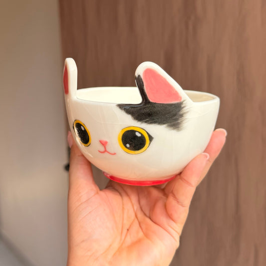 White cat bowl