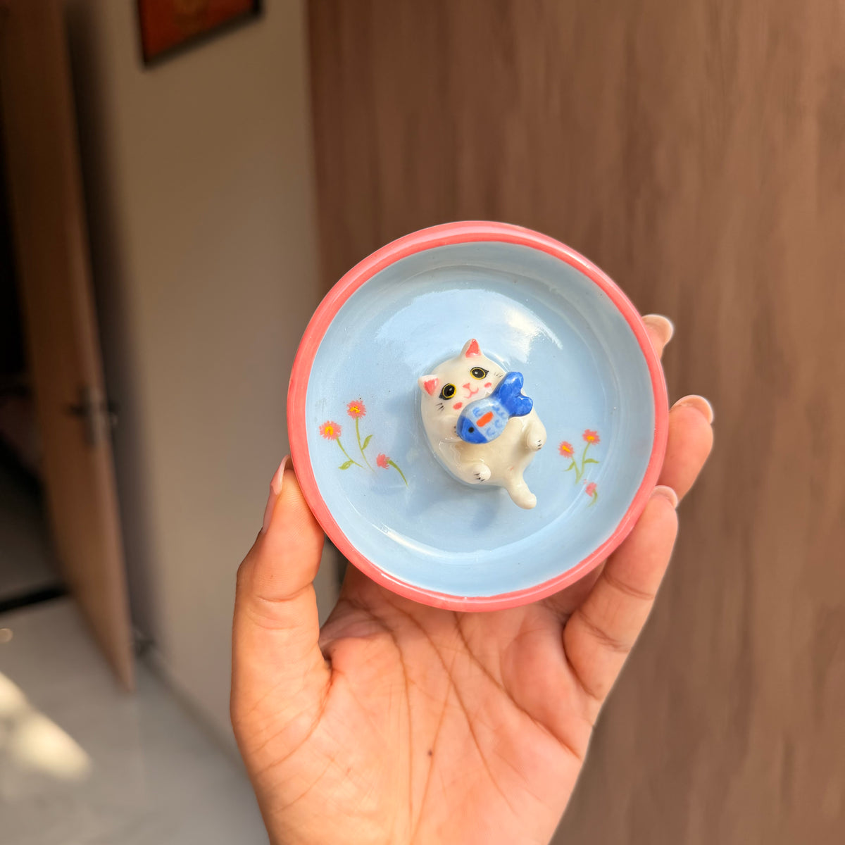White Cat & fish trinket