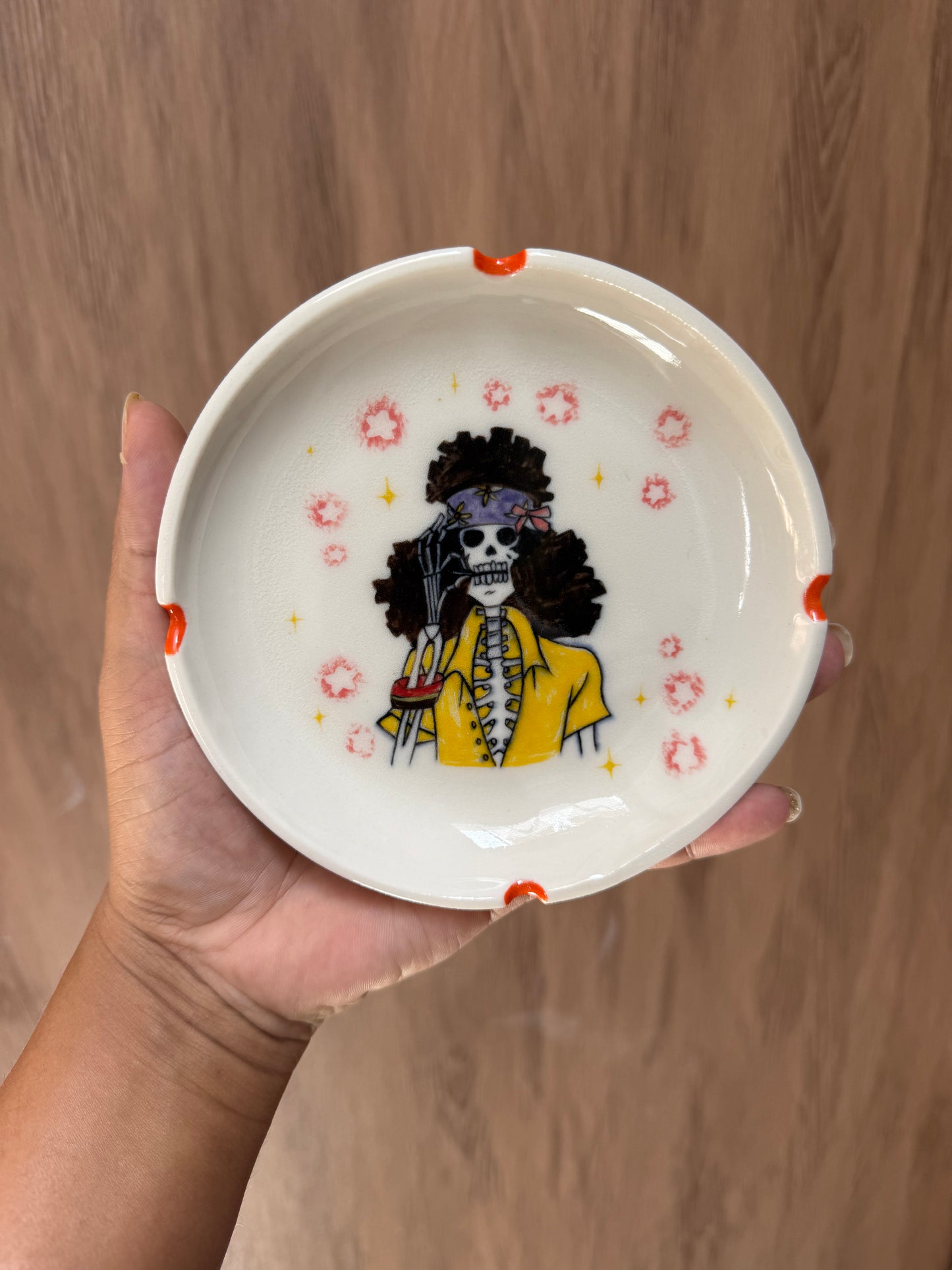 One piece ashtray