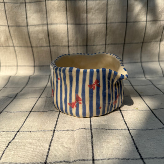 Bow & stripe Matcha Pourer