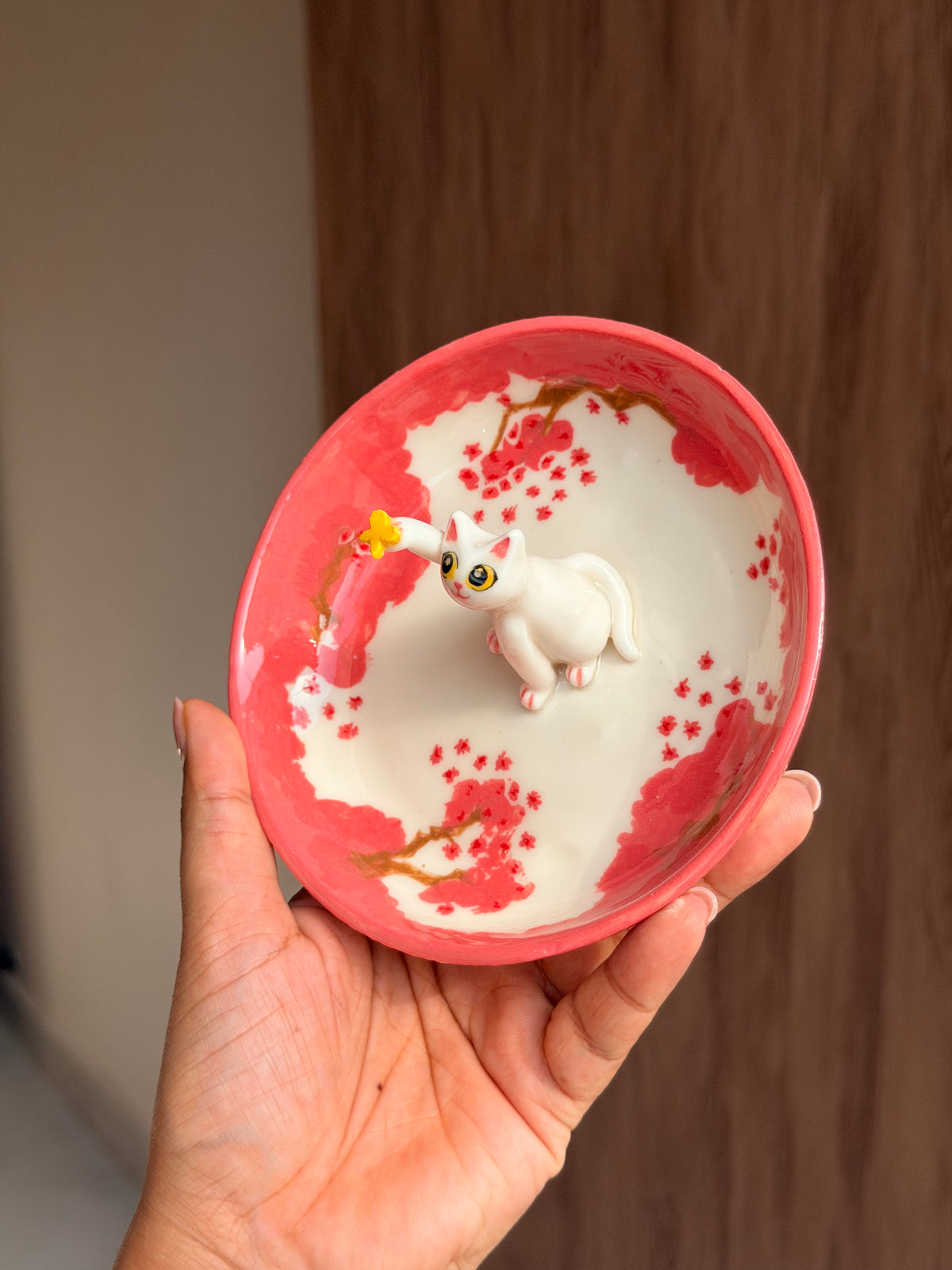 White cat sakura tray