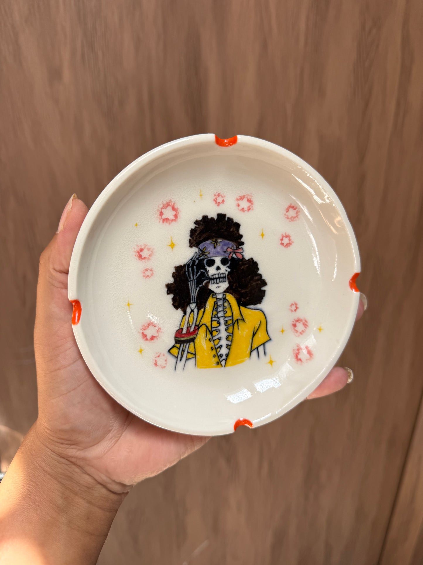 One piece ashtray