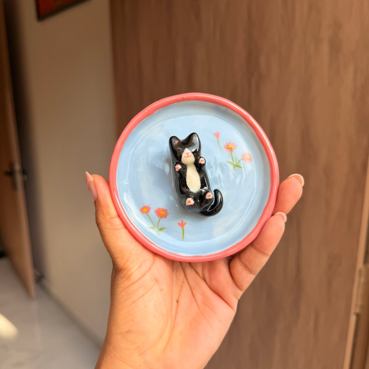 Black happy cat trinket