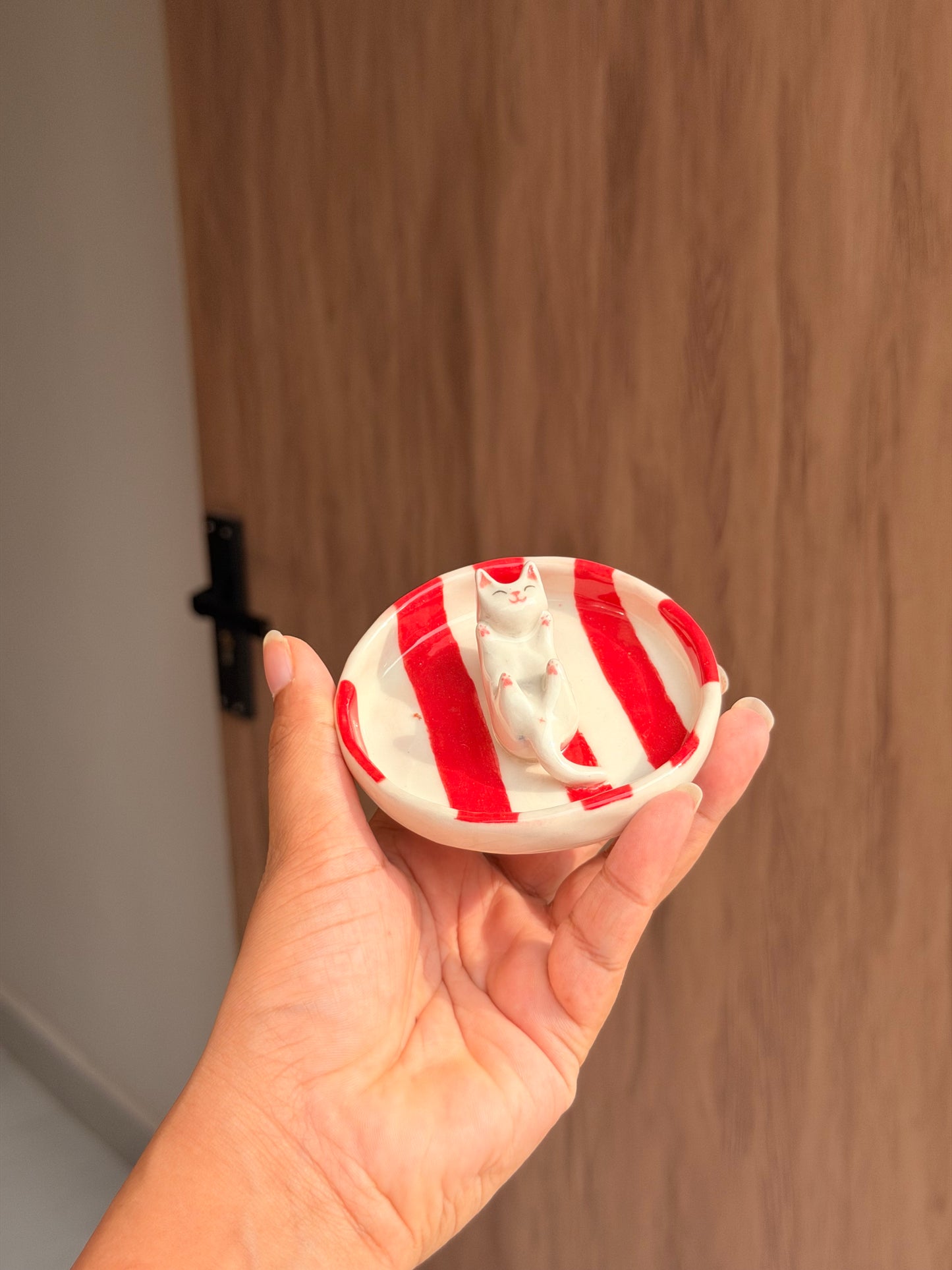 White Happy cat trinket