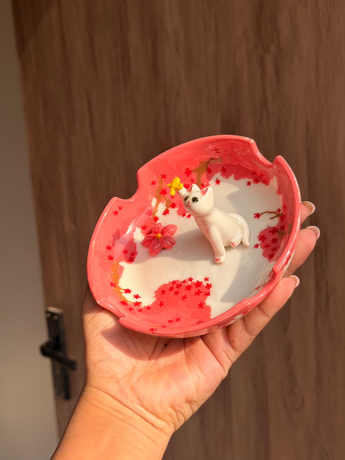White cat sakura tray