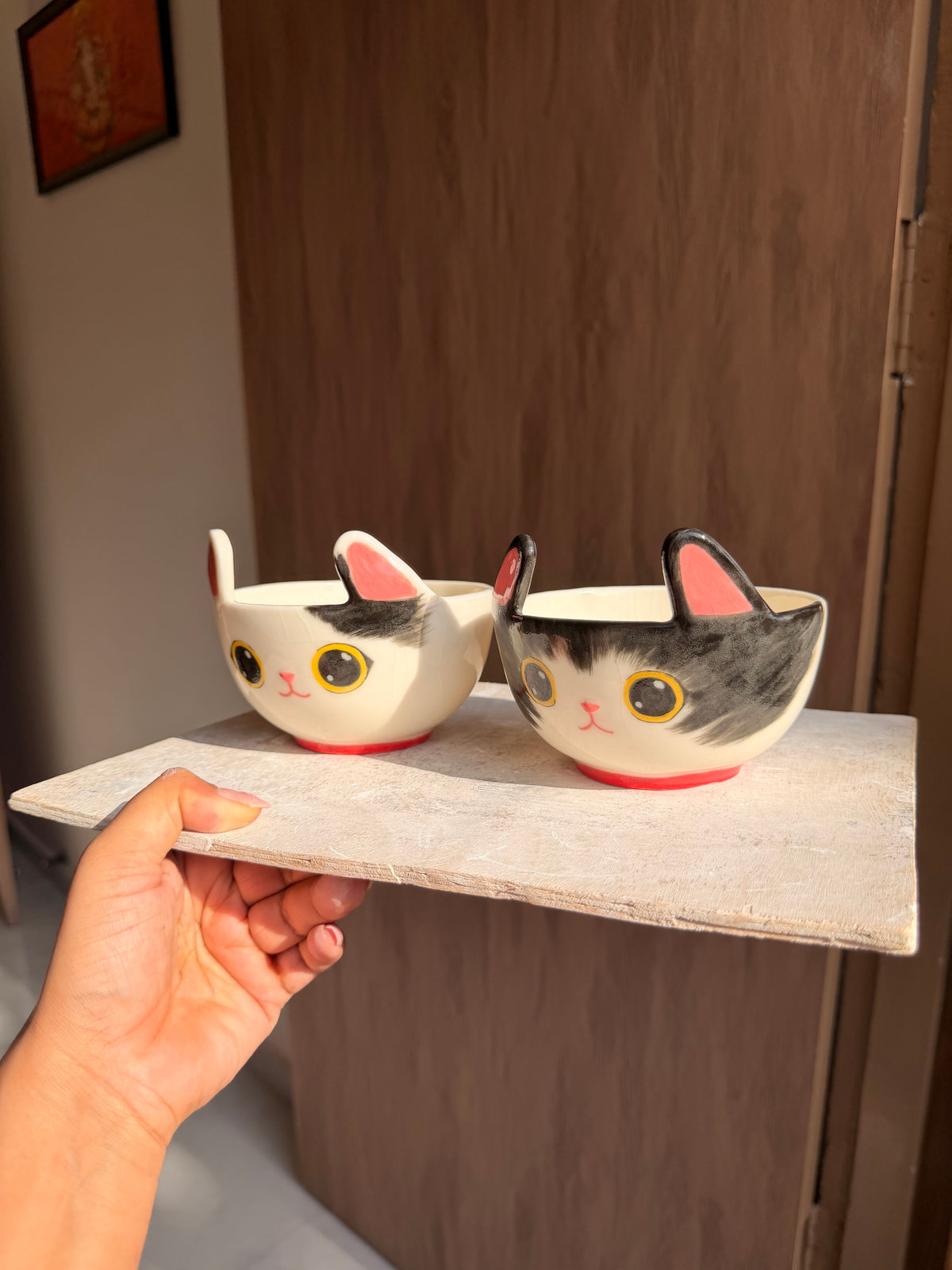 White cat bowl