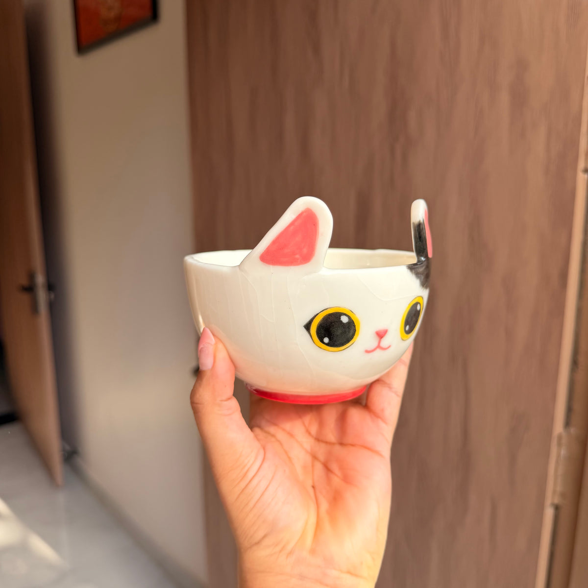 White cat bowl