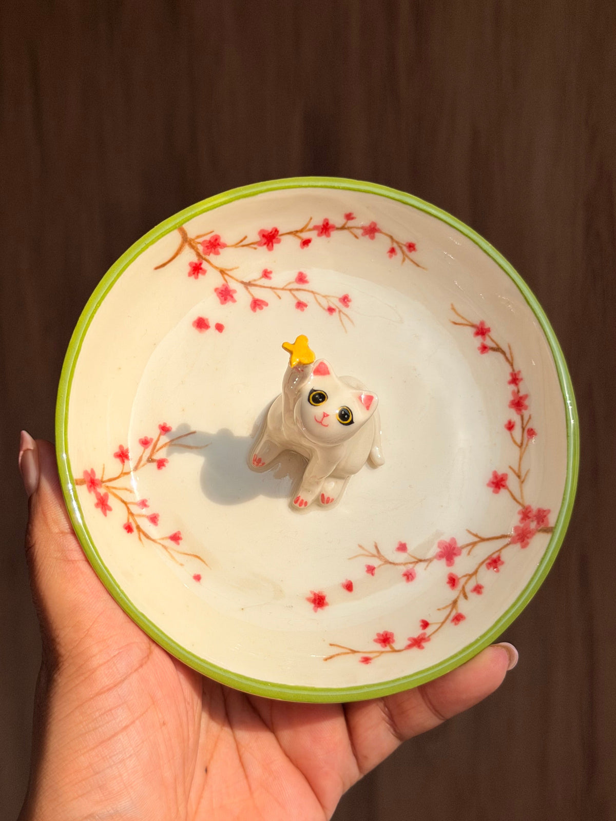 White cat sakura tray