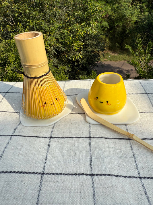 Happy Egg whisk holder