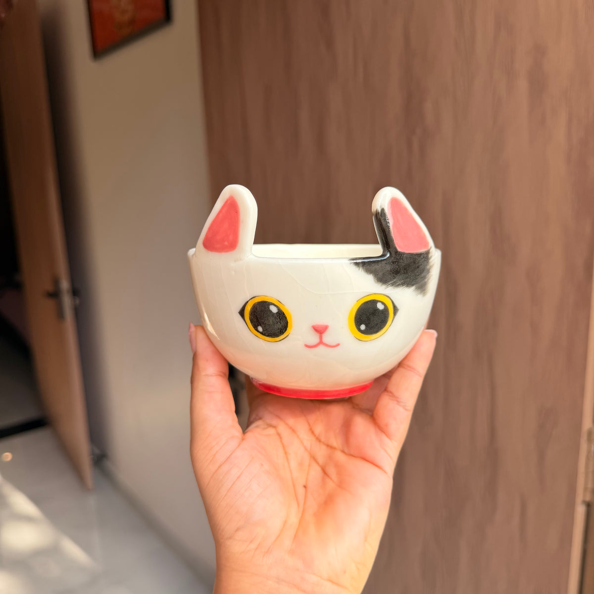 White cat bowl