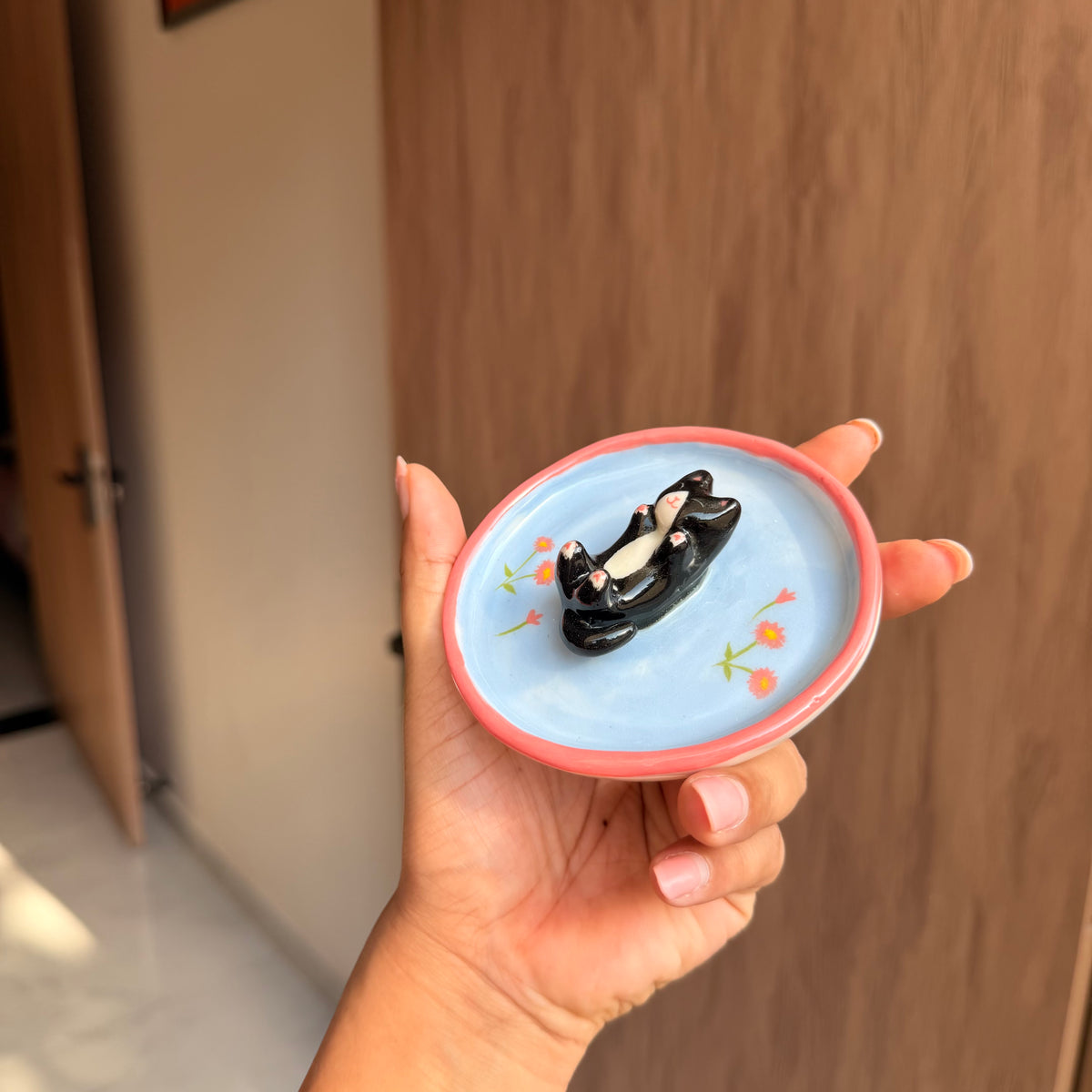 Black happy cat trinket