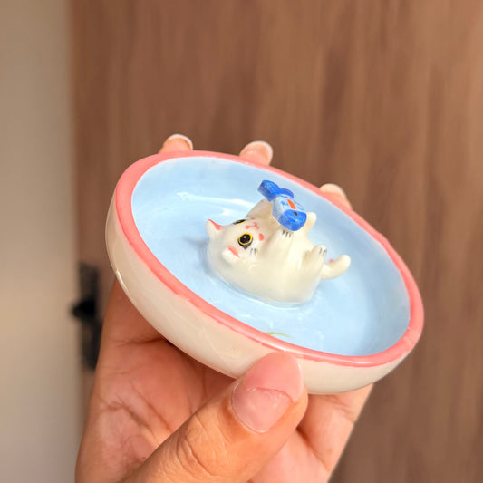 White Cat & fish trinket