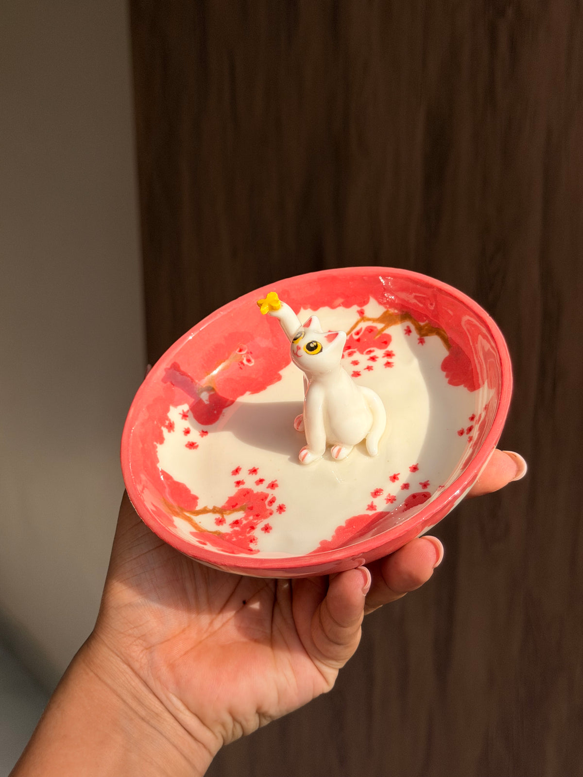 White cat sakura tray