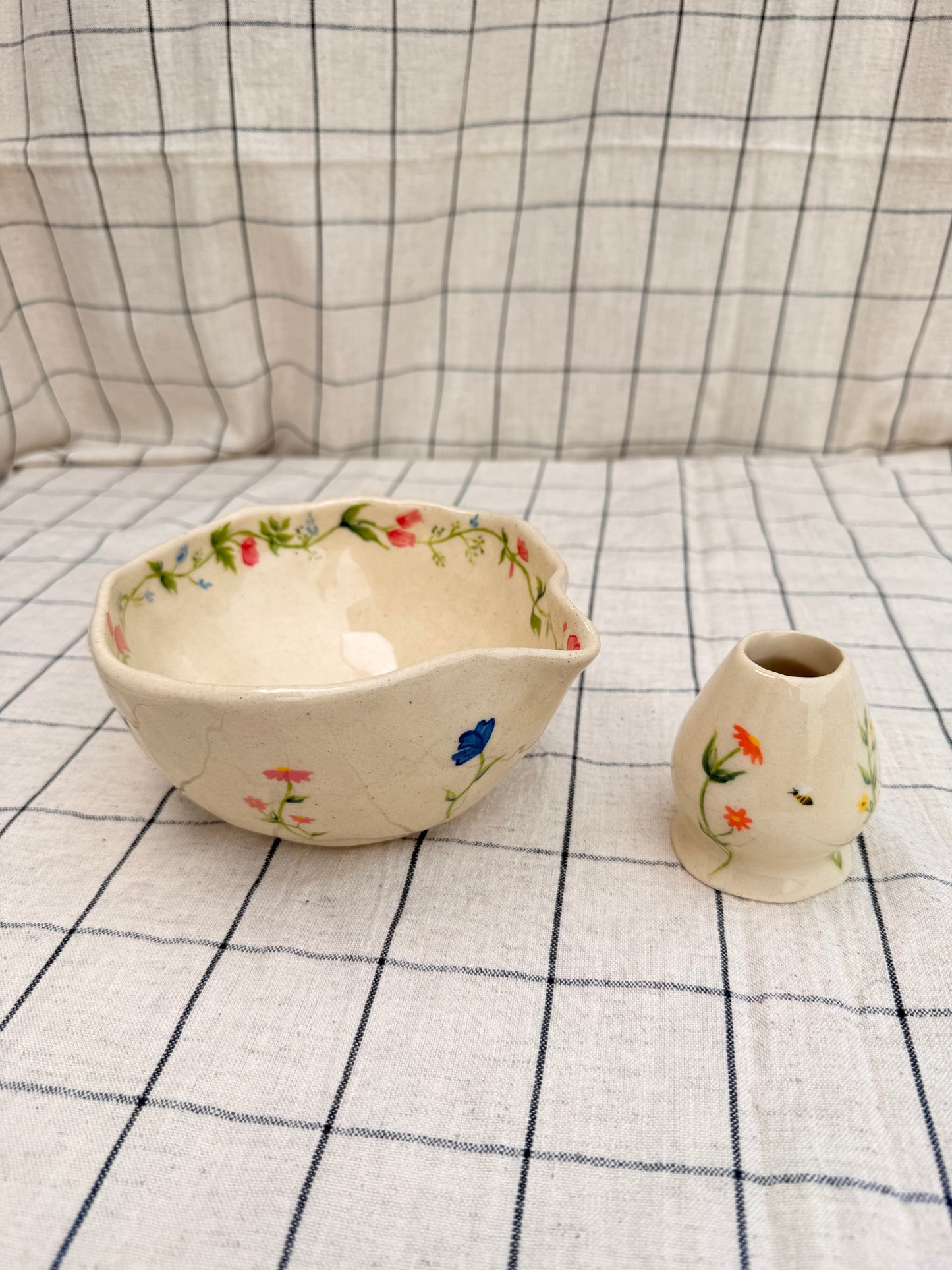 Floral matcha pourer+ whisk holder