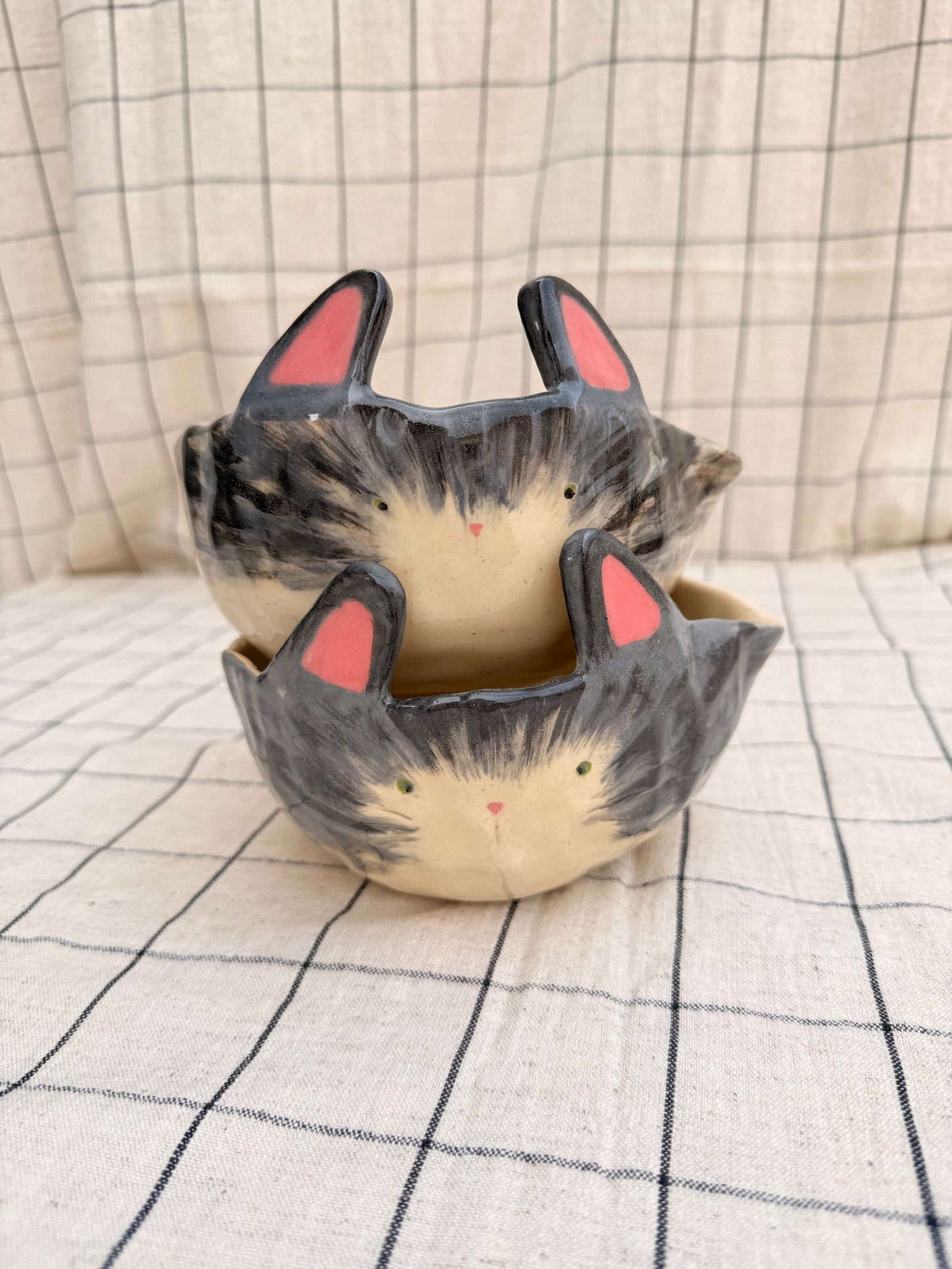 Grey cat matcha pourer + whisk holder