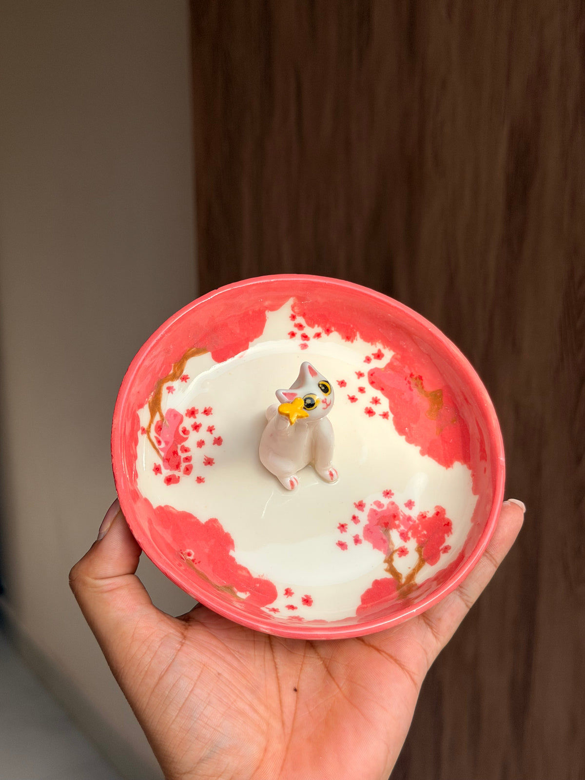 White cat sakura tray