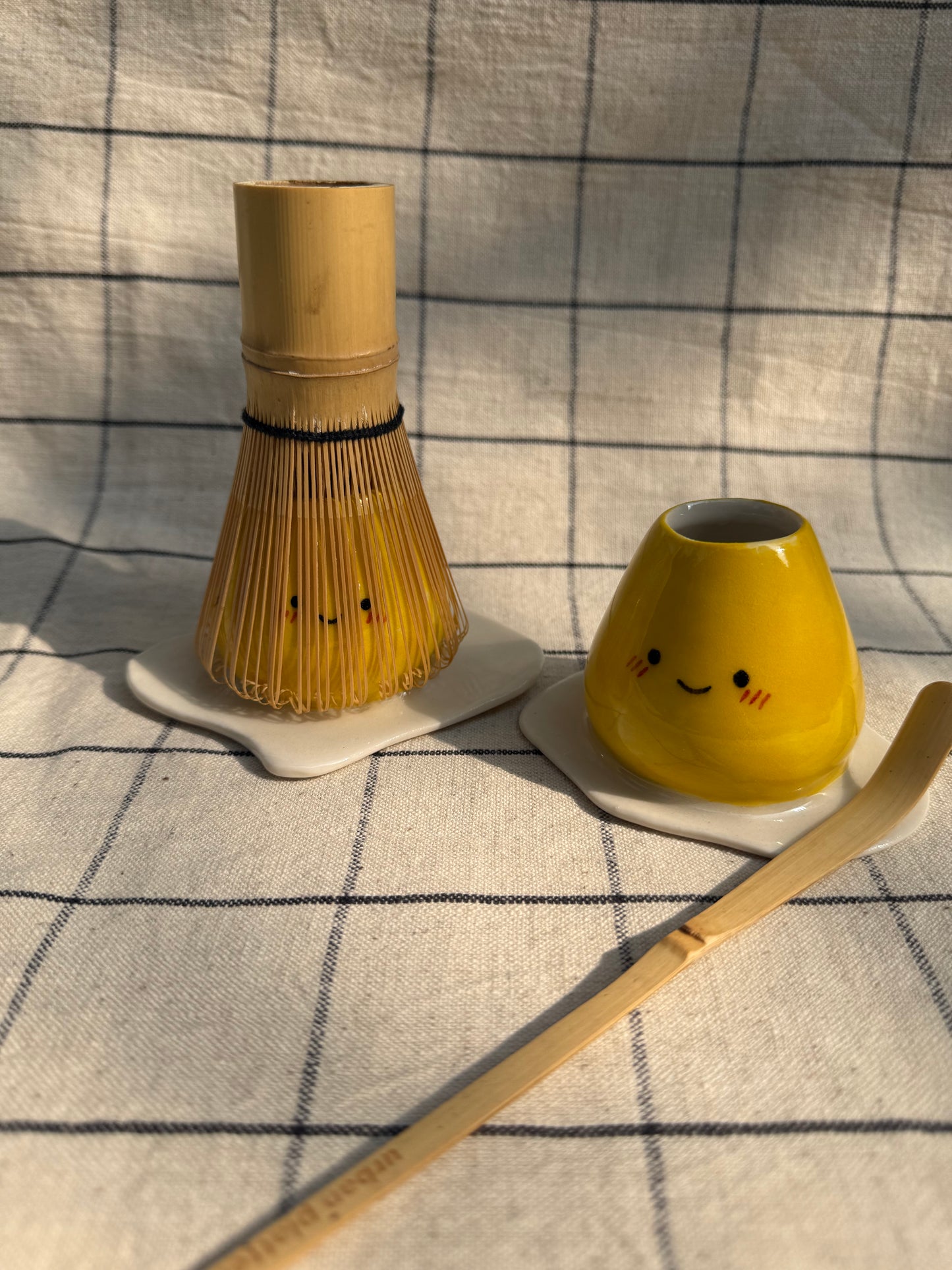 Happy Egg whisk holder