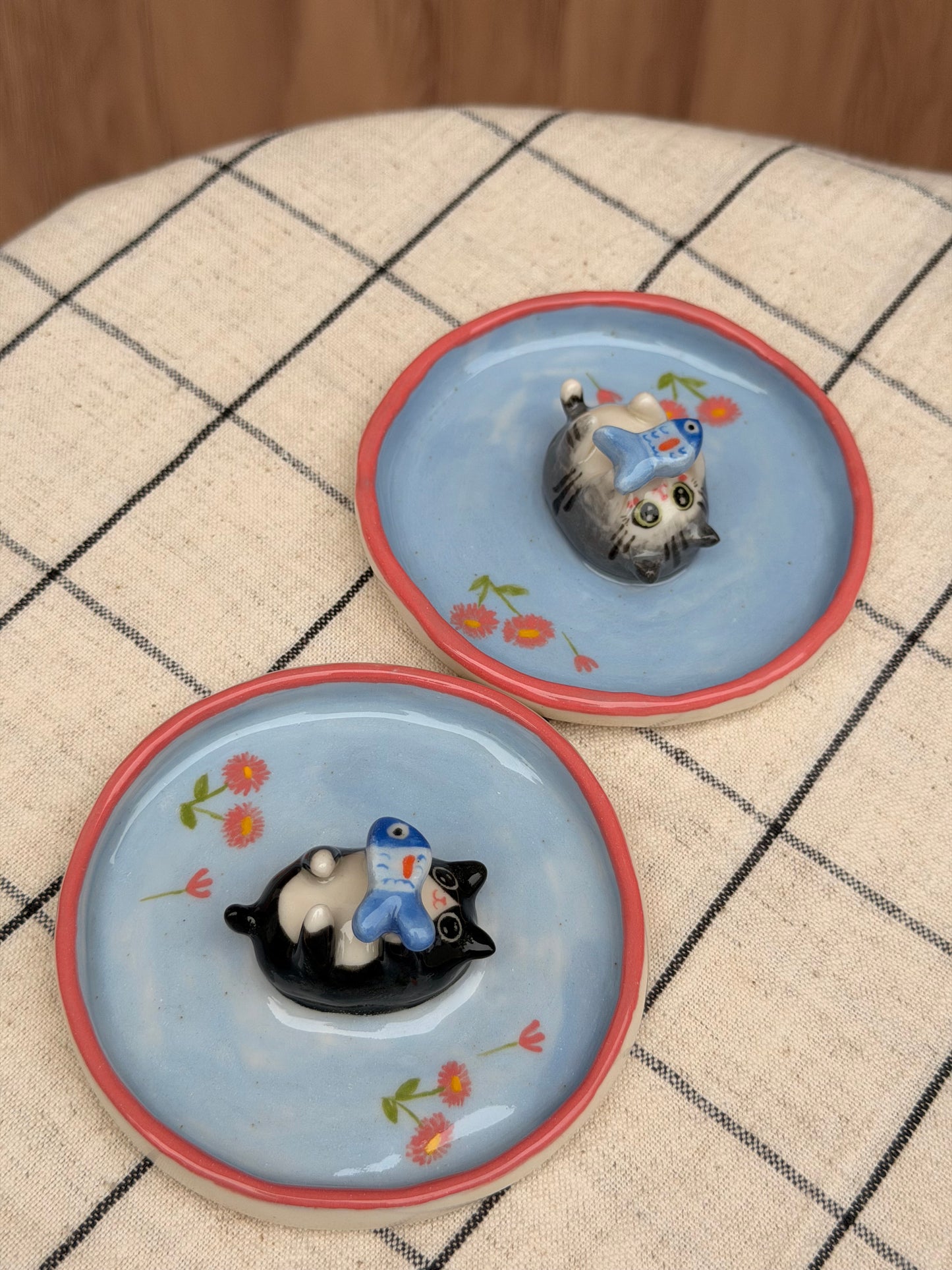 Grey Cat & fish trinket