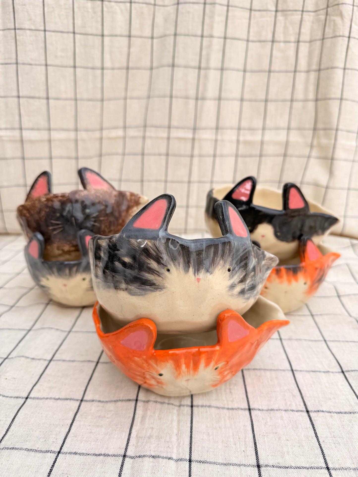 Grey cat matcha pourer + whisk holder