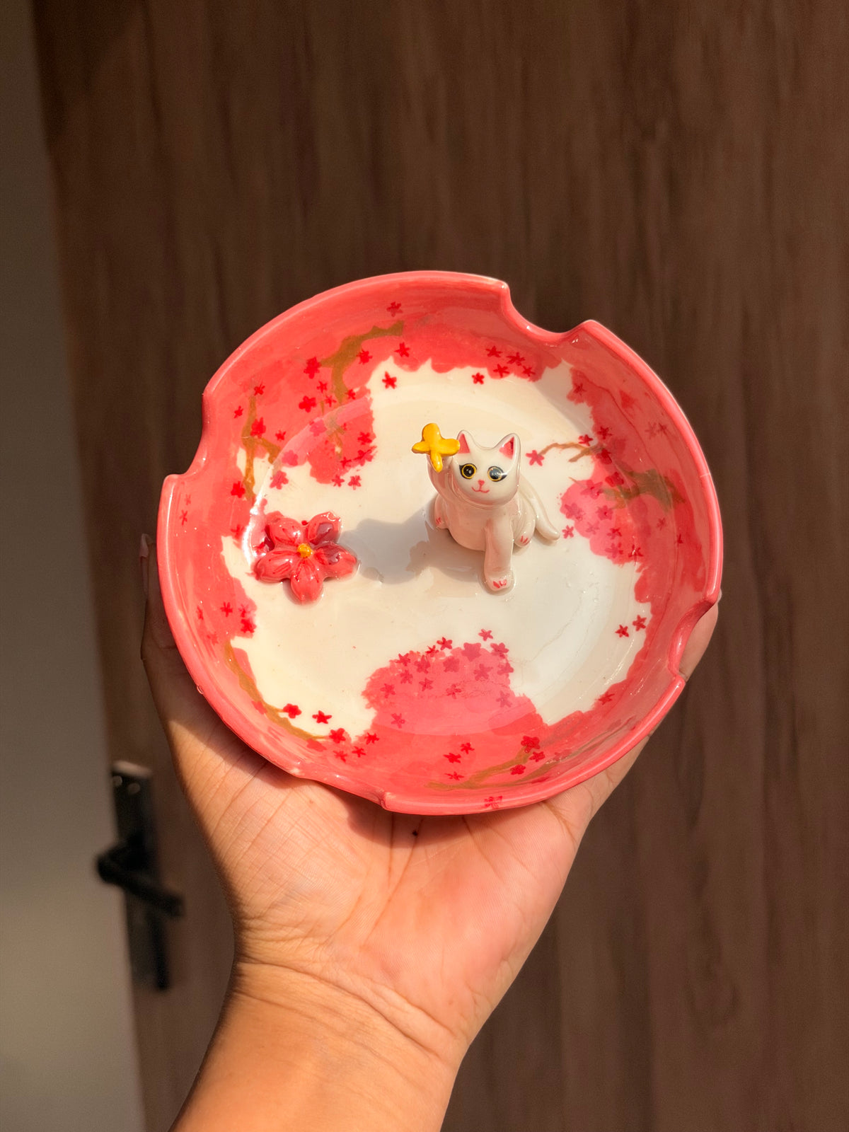 White cat sakura tray
