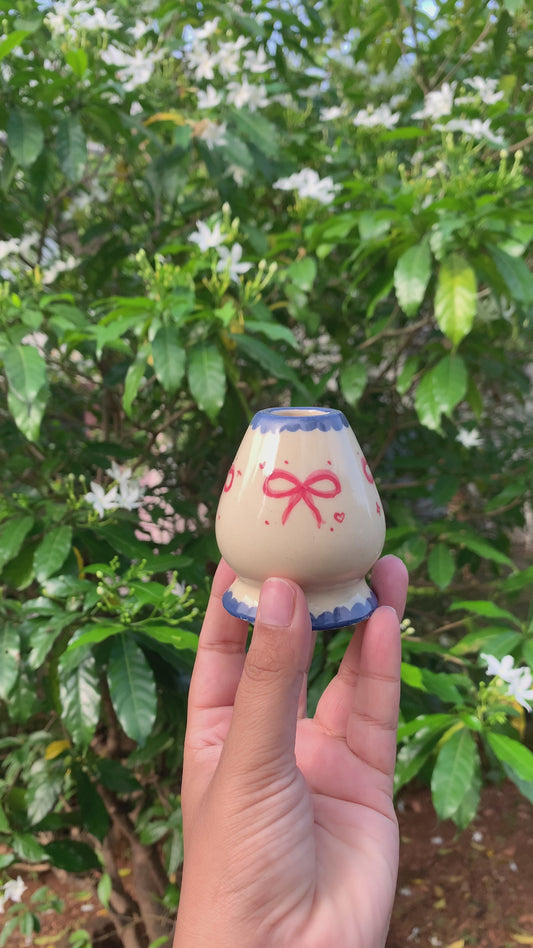 Bow bamboo whisk holder